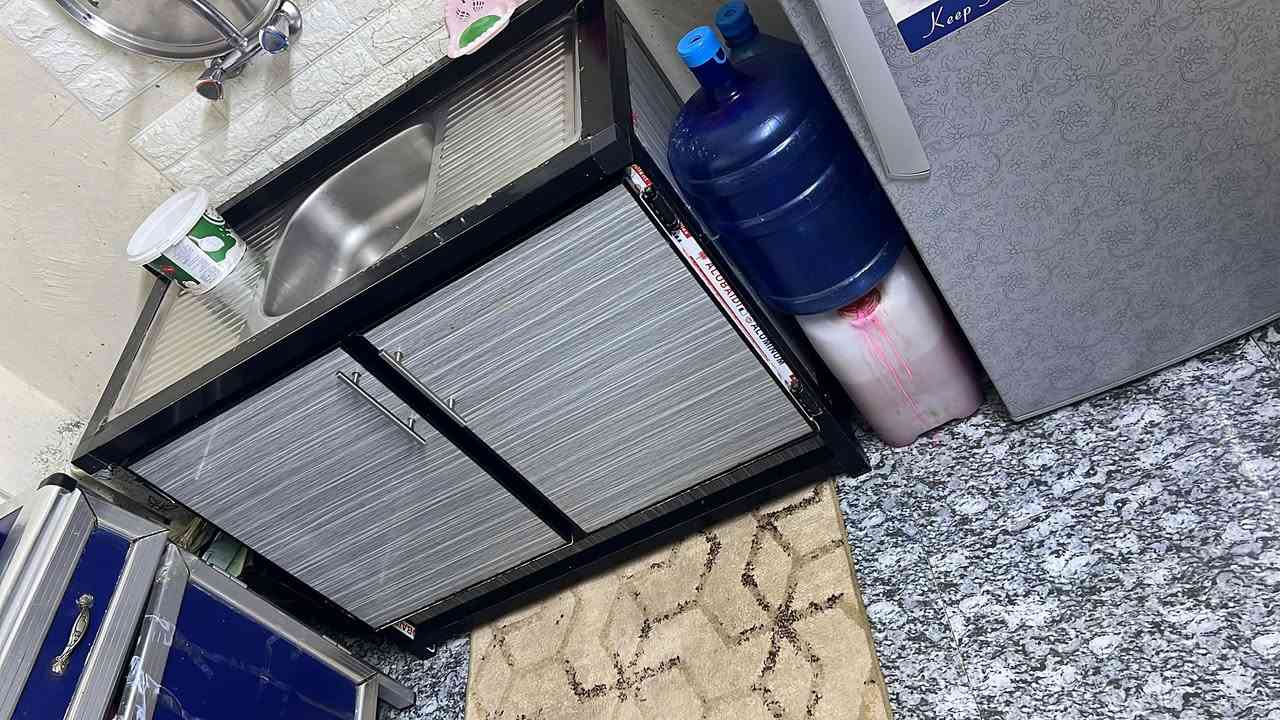 مجموعه غراض للبيع
تخم سعر٢٠٠
كاونترات ثنين وطباخ ب١٠٠
غرفه نوم تركي ٩ قطع ٥٥٠
ويوجود سبلت واحد طن استعمال قليل
يوجود صوميه 
عنوان ابوغريب العمارات الالبان ***********
