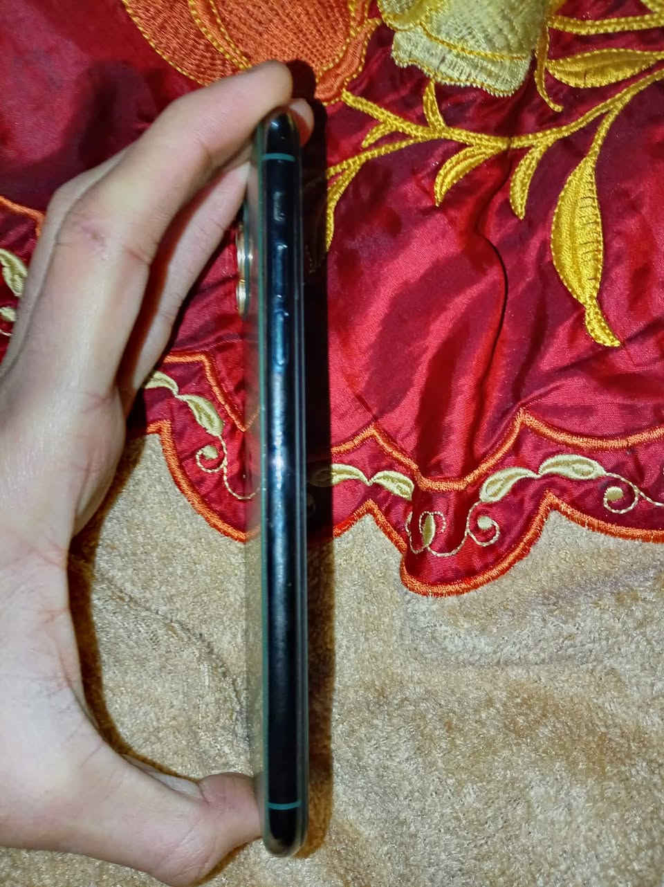 11pro max
ذاكره 256
بطاريه 100
تك سيم
مبدل شاشه 3 خيارات فيس ايدي متوقف
250 وبي مجال 
***********
