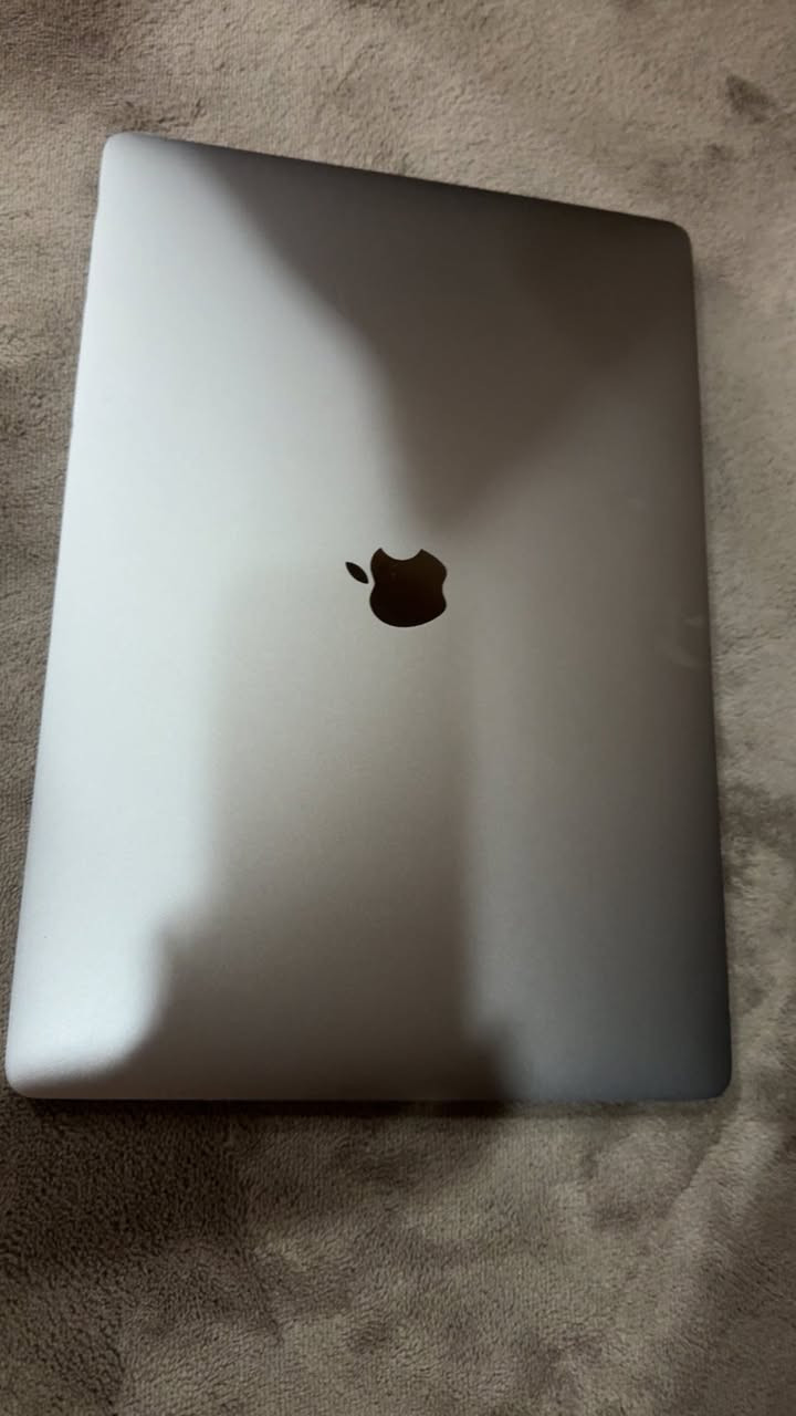 Macbook pro 2019
16inch 

500GB

Cor i7

Tachbar 

550$


**إذا كنت صاحب هذا الإعلان وتريد حذفه لأي سبب، رجاءا أرسل رسالة إلى الدعم الفني**