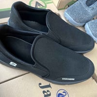 اخوان. توفر. احذيه. تنزيلات. تصفيه. باقي. 3كراتين وحده سكجر وثنين قيطا...