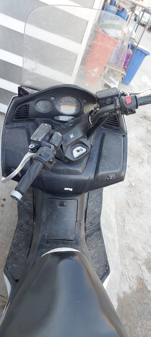 سلفر ونج ٦٠٠ مكينه ما مفتوحه الدراجه ببه نواقص بسيطه السعر ١٣٥٠ او بيه مجال بسيط مكاني بغداد البياع الرقم *********** بغداد, العراق
