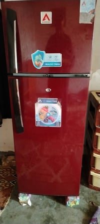 ثلاجه • ١٠ قدم • نظيفه