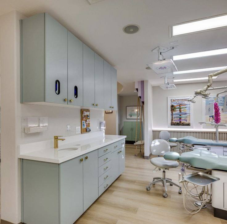 شركه الملاك ديكورات العامه 
🪙  من أعمالنا  🪙
تجهيز  كاونتر طبي 
 حسب طلب الزبون 
 🌀 من أرقى أنواع الخشب ومرمر
موديل عملي و أنيق 

 🪵 ومستعدين بتجهيزكم بكافة الموديلات حسب طلبكم 
بأفضل أنواع الخشب أو مرمر ..

🔱 مع ضمان الجودة والمتانة و جمال التصميم  👏💪
تجدونها فقط عند #  🤩🤩
🔻
🌇 العنوان // بسمايه
( وتتصلون وتقدم الكم افضل خدمات ....

🔽
📲 للاتصال والاستفسار ،،، (((*********** )))
 ↩ متوفر واتس 

⭕ او مراسلة الصفحة وسيتم الرد بأسرع وقت مع فائق التقدير  🌹
