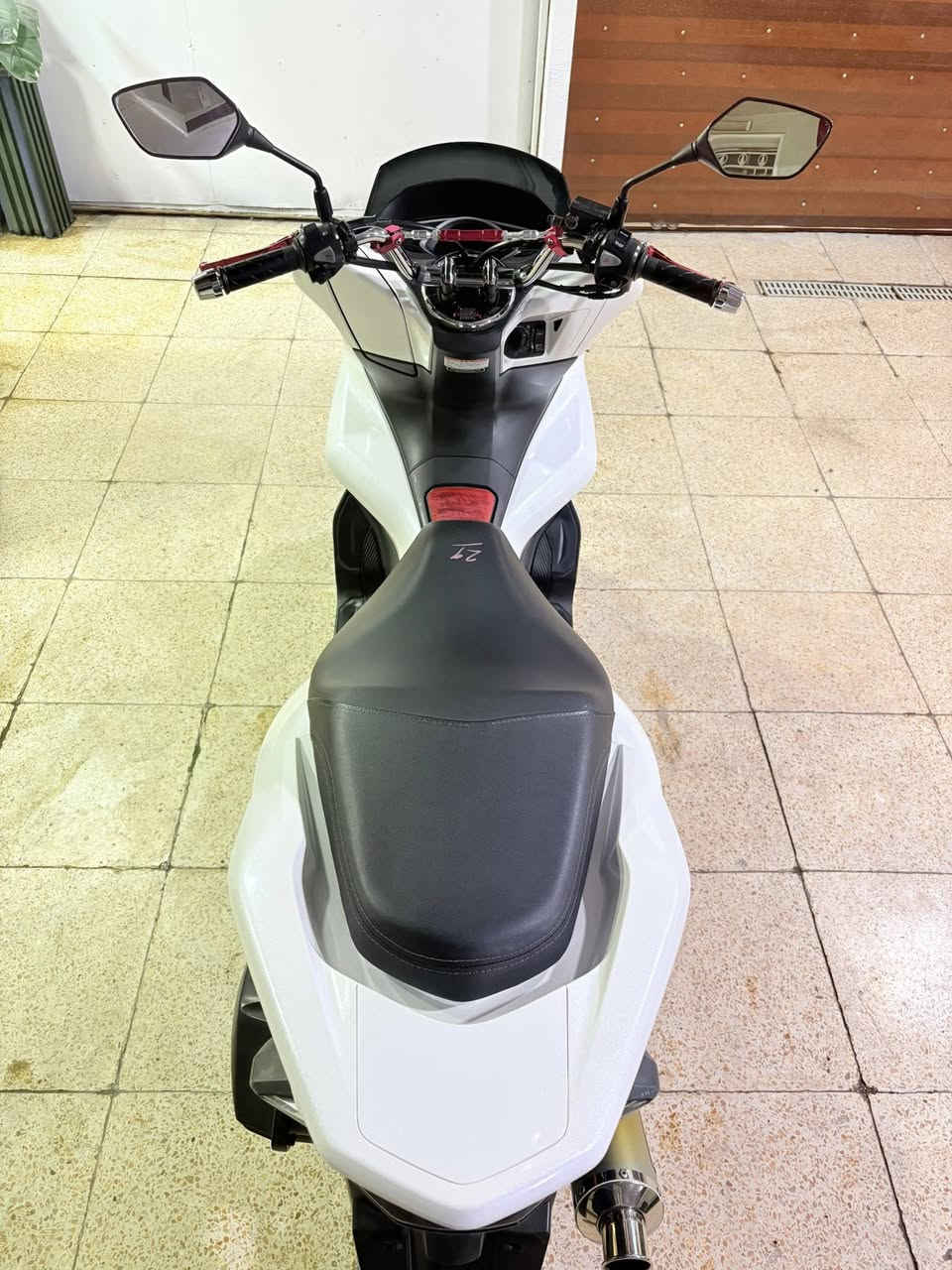 السلام عليكم pcx للبيع
الدراجه جديده بمعنى الكلمه مكفوله من الزلغ 
الدراجه تزويد من اليابان 
معى ورقه المزاد و بصمتين 
العنوان مدينه الصدر 
اللاستفسار ***********
