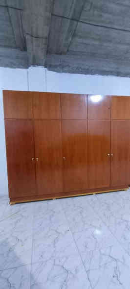 غرفة نوم صاج تسكام شغل ثكيل درجة اولي نضافة 90% اي كسر اي عيب مابي بالشرط لوك كما موضح بالصورة التقسيم الداخلي كلش حلو كذالك طول الكنتور 3امتار والارتفاع مترين ونص والعمق 60. للبيع السعر 550 بي مجال بسيط *********** 
سايدين دوميز الجمعية مقابيل ملعب دوميز قرب اق صو مول كركوك
