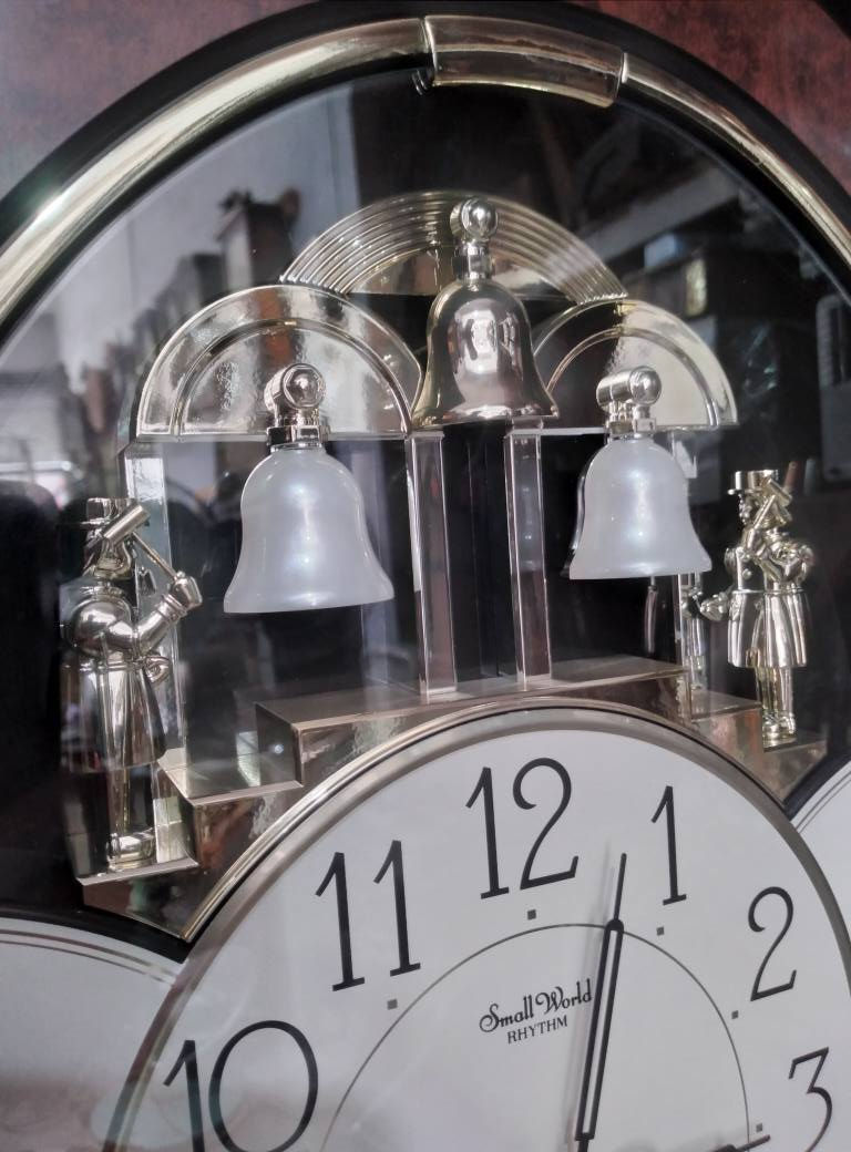 ساعة موسيقى ومنبه ماركة رأيتم الصناعه ياباني بطارية كبير النظافة عالياساعة  
***********   مكان الموصل  
 يوجد توصيل
