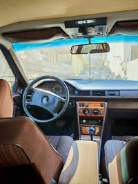 مرسيدس ١٩٨٦ • موتور ٢.٥ • دواخل جديد