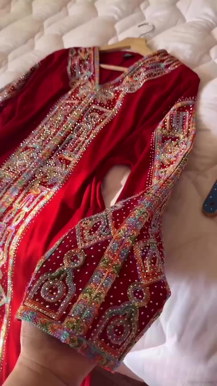 نص درزن فقط من هل موديل 
القياسات
L xl xxl 
السعر 87الف


**إذا كنت صاحب هذا الإعلان وتريد حذفه لأي سبب، رجاءا أرسل رسالة إلى الدعم الفني**