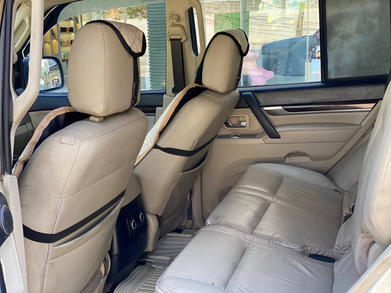 باجيرو حبتور 2010خليجي كفاله عامه ضربه وصبغ وتبديل فول مواصفات فتحه مري شفط كشنات جلد وكهربائي دمام تحكم استيرن حساسات خلفيه زراق لايت  اشاير بالمري محرك وكير مكفولات سياره جاهزه حداديه تخم تاير تبريد تدفئه 6سلندر 7راكب 3قطع تبريد السعر132رقم بغداد
 ‭0773 204 4076‬للاستفسار مكان كربلاء كربلاء, العراق
