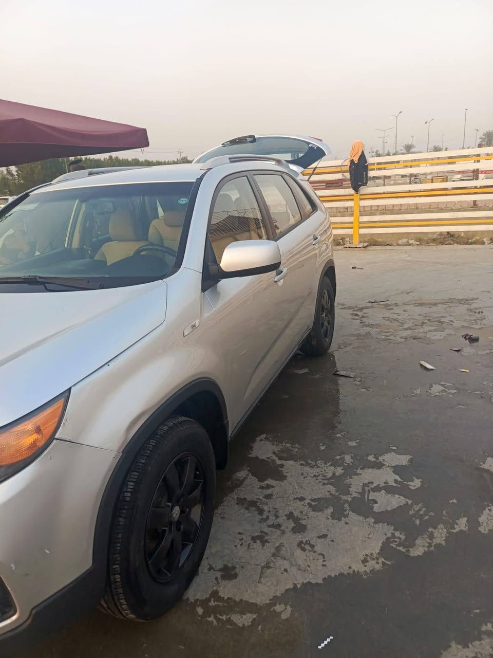 السلام عليكم 
سورنتو  موديل  ١١ للبيع. وارد خليجي 
قطعتين تبريد ٧ راكب اربعة استدر  دوش 
كير ومحرك مكفولات مكان السيارة  المسيب 
السعر ١٢٨ وبي مجال بسيط للتواصل 
***********
