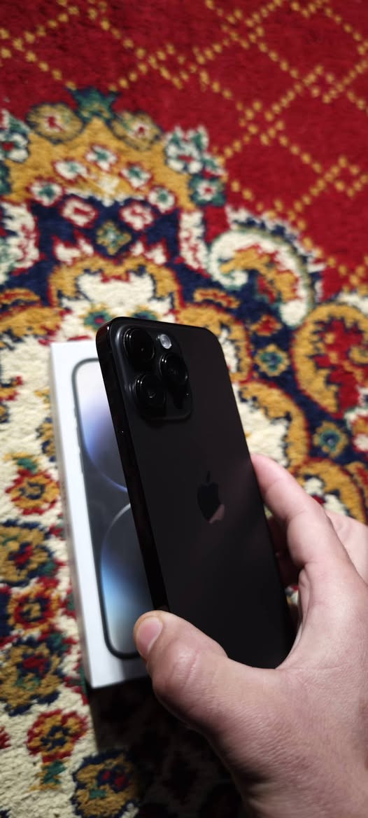 سلام عليكم
ايفون14برو ماكس اسود
بطاريه 89 نموذج M
جهاز نضيف جدا استخدام شخصي شخط مابي مكفول وتر بروف لا مفتوح ولا مبدل شي على فحص شحنه يخبل 
مكاني الديوانيه للتواصل واتساب أو تصال *********** السعر 950بي مجال بسيط امانه الله جهاز لوك نضيف
