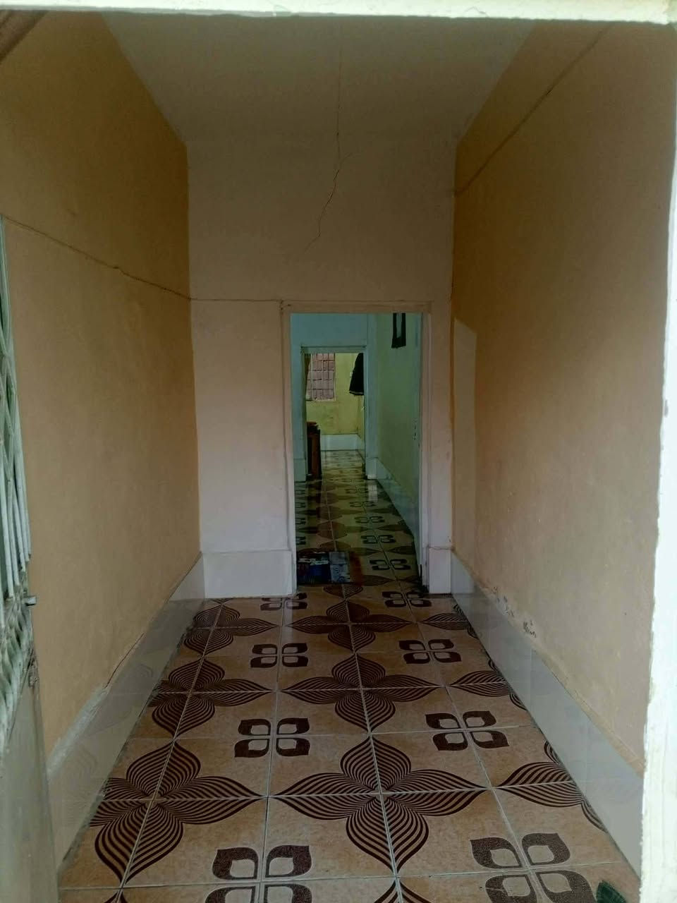 دار للبيع – الطربوشية 🏡 ━━━━━━━━━━━━━━━━━━
📍 الموقع: قرب حسينية الشهداء
📏 المساحة: 275 متر
🛣️ الشارع: صب
⚡ الخدمات: كاملة
🏠 مواصفات الدار: 🔹 غرفتا نوم
🔹 صالة استقبال
🔹 مطبخ
🔹 مجمعات صحية
💰 السعر: 58 مليون دينار ✅ يوجد مجال بسيط بالسعر
📞 للاستفسار والاتصال: ***********
📢 ملاحظة: إذا عندك دار للبيع أو أرض زراعية اتصل بنا أو راسل الصفحة.
🏘️ ادخل على الصفحة موجودة اكثر من دار  معروضة للبيع في جميع الأحياء السكنية وبأسعار ومساحات مختلفة.
📞 أرقام التواصل موجودة داخل المنشورات. مراسلة وتساب ماسنجر
