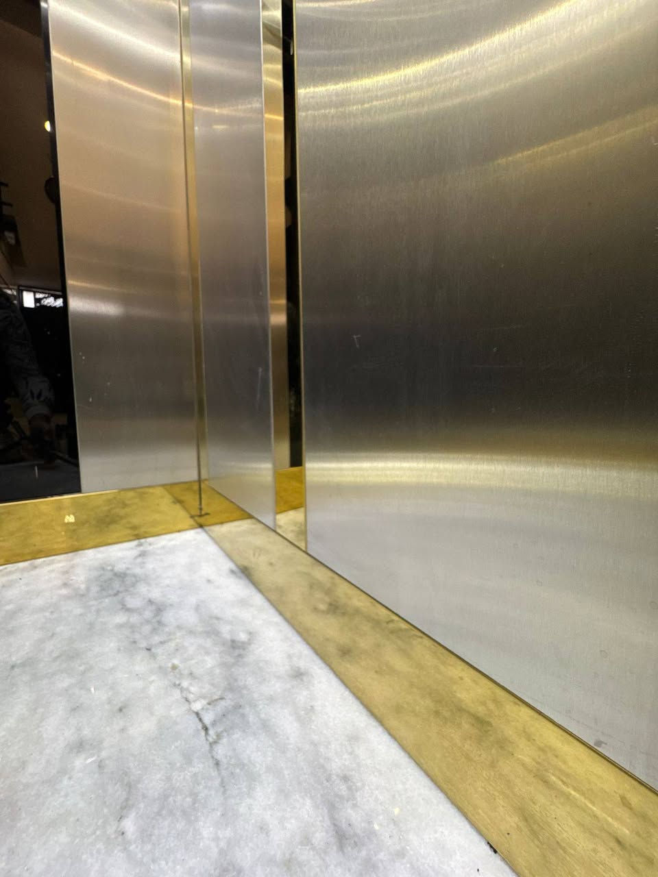 أحدث وأسرع المصاعد والسلالم الكهربائية في العراق 📣
هل تبحث عن الأمان والفخامة في آن واحد؟ تقدم لكم شركة التاج للمصاعد والسلالم الكهربائية أحدث حلول التنقل العمودي بأعلى المواصفات العالمية.

✨ خدماتنا:
🔹 تركيب جميع أنواع المصاعد (بأنظمة مختلفة).
🔹 سلالم كهربائية للمولات والمراكز التجارية.
🔹 صيانة دورية ومتابعة مستمرة على مدار 24 ساعة.
🔹 فريق عمل متخصص لضمان أعلى معايير الأمان والجودة.

📍 موقعنا: بغداد - الكرادة (في قلب العاصمة)
📞 للتواصل والاستفسار: ***********
✅ ضمان على جميع الأعمال - خدمة ما بعد البيع

تواصلوا معنا الآن للحصول على أفضل العروض! ⚡

#مصاعد_عراق #سلالم_كهربائية #شركة_التاج #بغداد #الكرادة #مصاعد #صيانة_مصاعد #بناء_وتشييد
