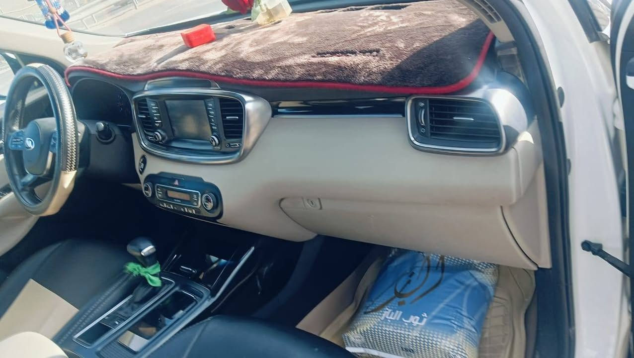 للبيع  سورنتو    2018خليجي    (المكينه سبانه مامدود عليها)
( السنويه تنتهي لل 2028/7/25)
المواصفات 
1_ كشنات كهرباء تدفئه تبريد
2_ حساسات امامي خلفي 
3_ جنطه كهرباء
4 _ 7 راكب 
5 _ تحكمات 
6_ اشاير بالمري 
7 _ بلراما
8 _ بصمه 
9_  اناره ترحيب 
10 _ بصمات بيبان 
11_ ماشيه 78km
12_  تدفئه تبريد شغال
13_ بردات بيبان 
14 _ ثلاث قطع تبريد 
15 _ رقم بغداد انكليزي 
16 _ مكينه السياره (6v)
17 كتلوكات السياره موجودات
والباقي المواصفات معروفه 

       السعر 245$ وبيها مجال  
مكان السياره كربلاء كنطرت السلام 
والسونار مرفق مع الصور 

الاستفسار ( ***********_***********)
