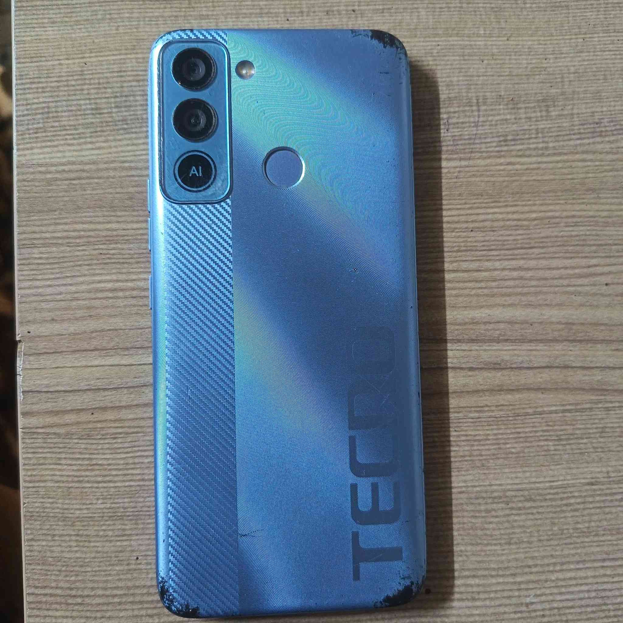 سلام عليكم
تكنو   جيهاز شغال وعملي  بس بي فطر بالشاش وما يئثر علي وشويا شاصيو  تعبان
مكاني أيسر
سعر 50
***********
