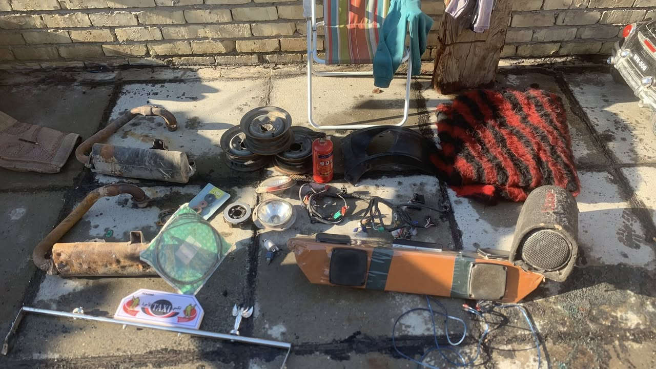 هلو شباب سلام عليكم غراض للبيع
دمام ومسجل اربع سماعات وياه الفيشه سعره -٧٥ صوته طرب 

وياله تخم نضيفات بس عوزهن صبغ سعرهن ١٥

مازدات زوج ٥ الاف 

صالصنه تجاريه ٢٠ الف 

وصالنصه اصليه بس مزروفه منجوه سعرها ٥٠

مطفايه سعرها ٢٠ بس نقصها غاز

كويل وكتف اشاره ب٥نضيفات وشغالات

قمجي بانزين سعره ٣ الاف

سيبايه اماميه سعرها ١٠ الاف 

ضفيره بلاديه بيه بس اربع وايرات مكطوعه وتكدر جطلهن بلملحقات سعرها ١٥ الف 

وردات مال تاير بالف وبربرينات تاير امامي سعرهن ٣ الاف 

كلجات نضيفات سعرهن ١٠

وجه ايسر بلادي ب٣ 

فروه حمره سعرها ٥ الاف  وتدللون علي ❤️❤️

رقمي ***********
