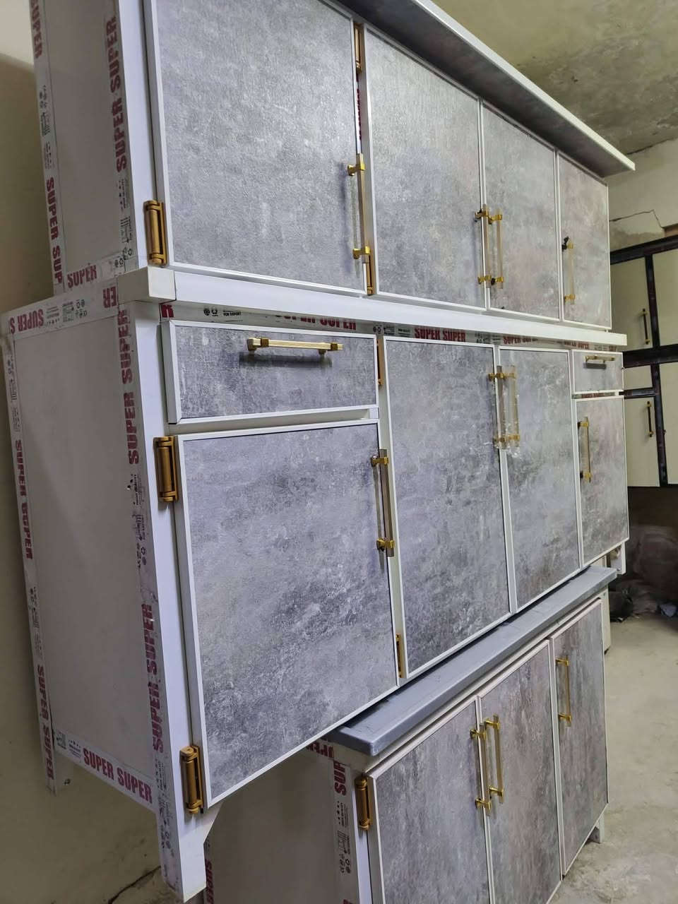 معرض زياد الأثاث المنزلي
وصول وجبه جديده من الكاونترات 
العنوان تكريت شارع الزهور خلف افران الكرخ وقاسم مول معرض زياد الأثاث المنزلي 🫴 
***********
