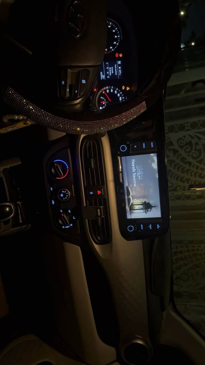 للبيع سيارة هونداي i10 موديل 23 خليجية سيارة تخم تاير جديد رادار تحكم تحديد مسار كامرا خلفية حساسات نظيفة سيارة ماشية 44 السعر 118$للتواصل *********** مكان السيارة بغداد الحرية
