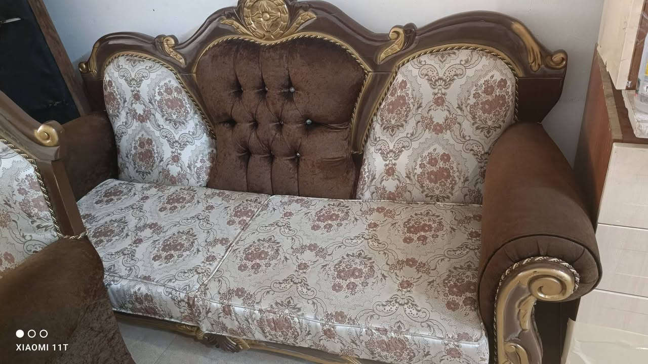 تخم ملكي ١٠ مقاعد نظيف جدا بدون اي ضرر في اربيل السعر ٢٧٠ الف للتواصل واتس اب ***********
