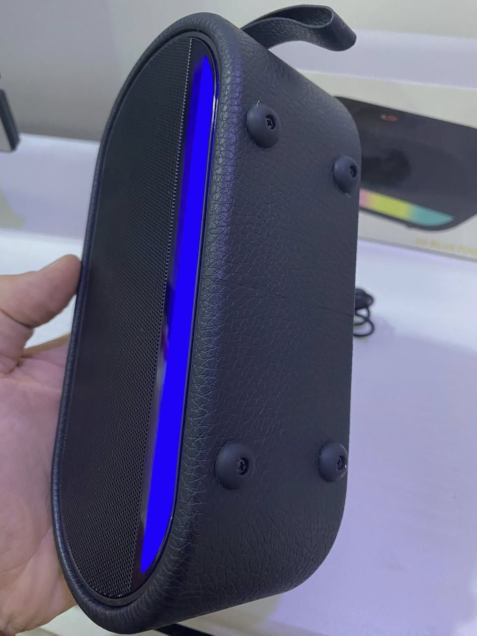 مكبر صوت بلوتوث محمول من ديوروا، بلوتوث 5.3 مع صوت جهوري قوي للمنزل/الخارج، اضواء مدمجة، مقاوم للماء IP7، مكبر صوت لاسلكي ستيريو للبیع ،جدید ،اول تم 25


**إذا كنت صاحب هذا الإعلان وتريد حذفه لأي سبب، رجاءا أرسل رسالة إلى الدعم الفني**