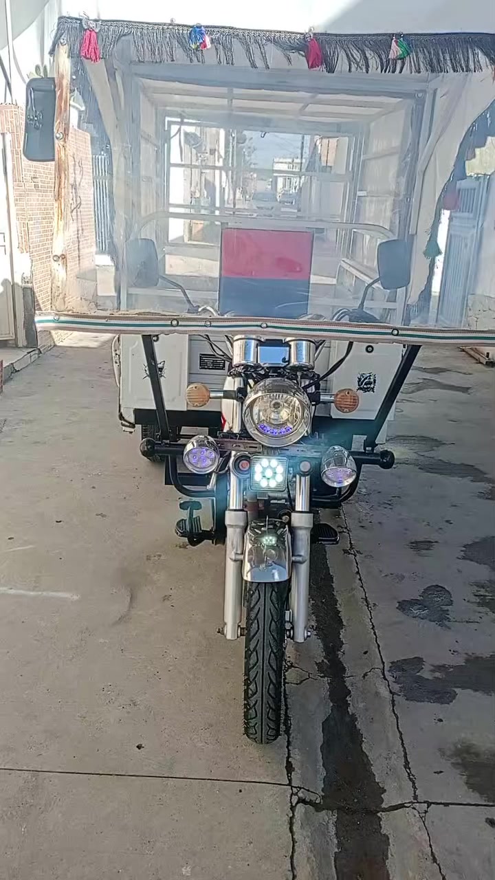 السلام عليكم
للبيع موديل 2022 نضيفه اي نقص مابيها خير من ألله 
التواصل على الخاص


**إذا كنت صاحب هذا الإعلان وتريد حذفه لأي سبب، رجاءا أرسل رسالة إلى الدعم الفني**