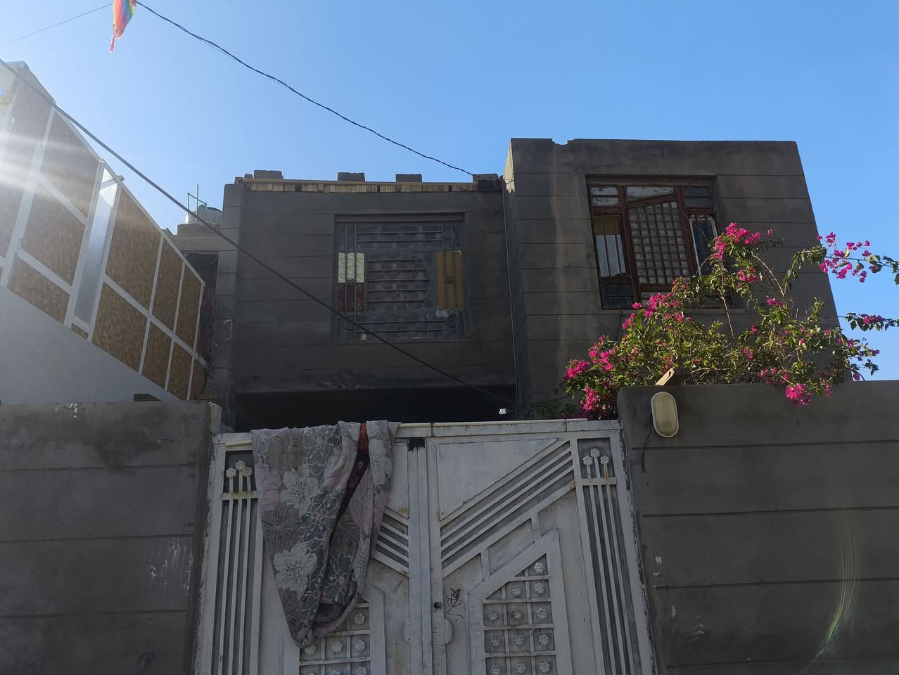 بيت بحي الصحه مقابيل ملعب المجد كلش المساحه 230طابو صرف شوارع وخدمات كامله الستفسار اكثر ***********
