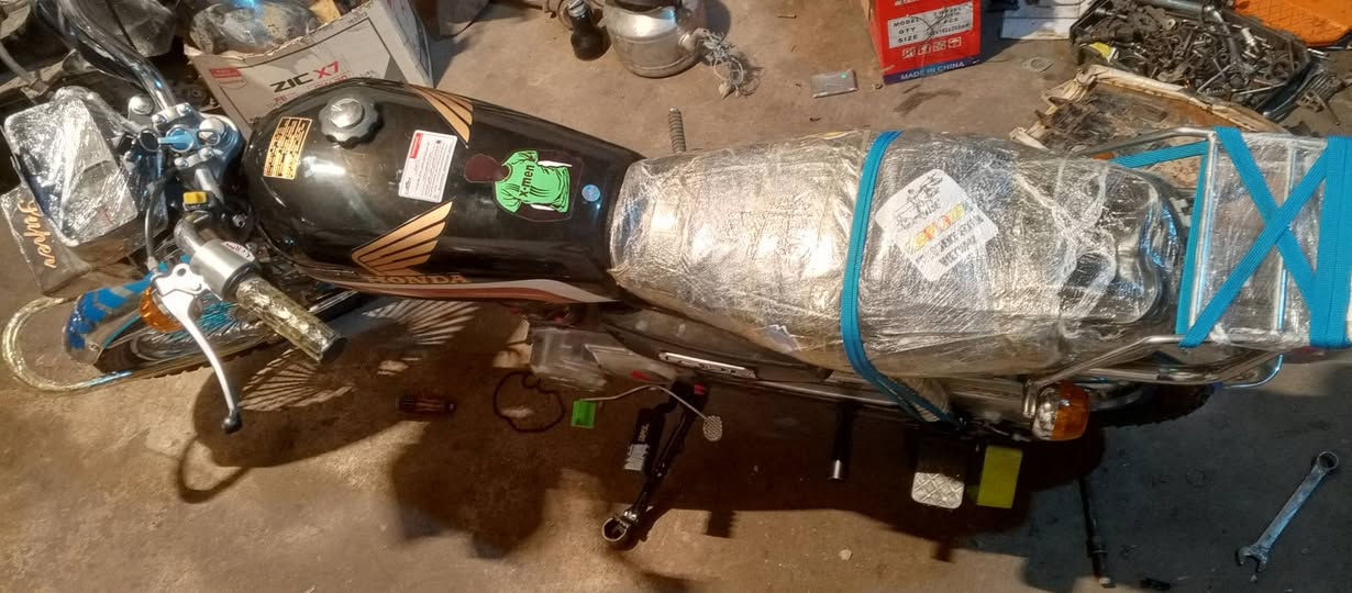 سلام عليكم
بيع مستعجل
نامه 3 حروف متياز
كهربائيات كله شغال وجديد
شراي تفضل خاص
سعر 350 وبيهة مجال بصيط
***********
