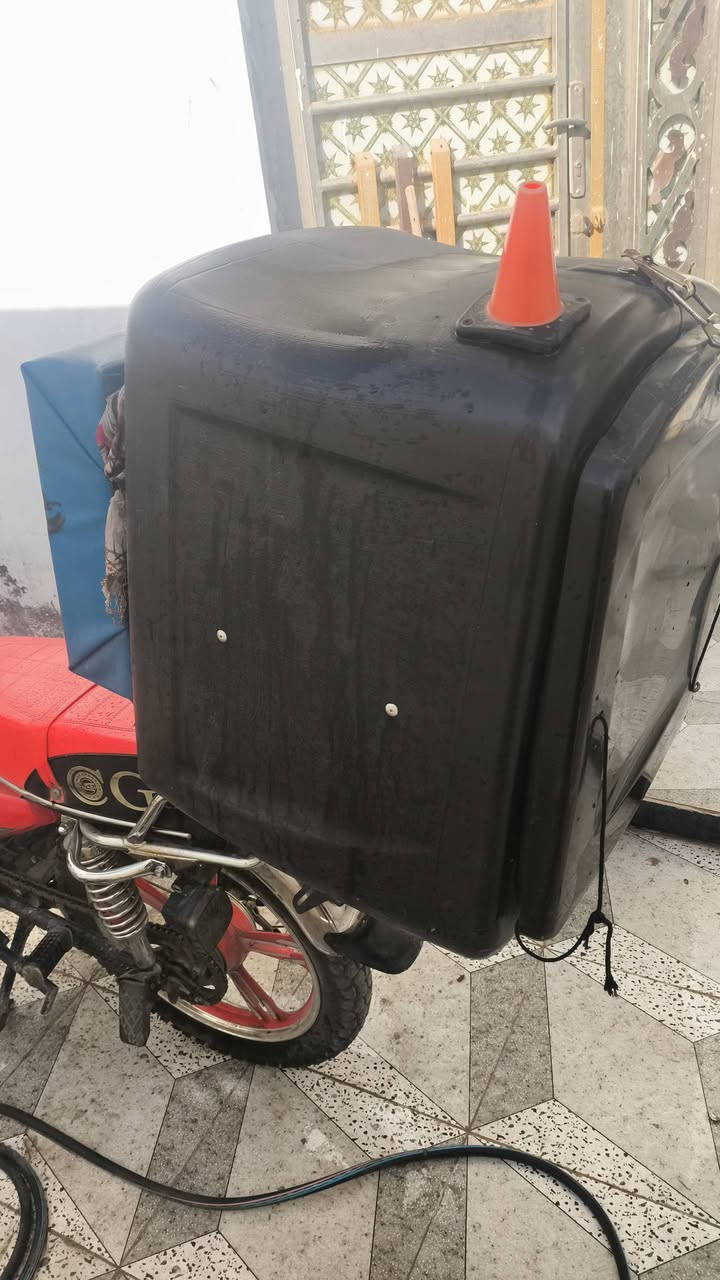 صندوك دليفري الحجم الكبير جديد كلش وياه تكيه اليه يحتاجه بل خدمة مكاني بشطرة
***********
