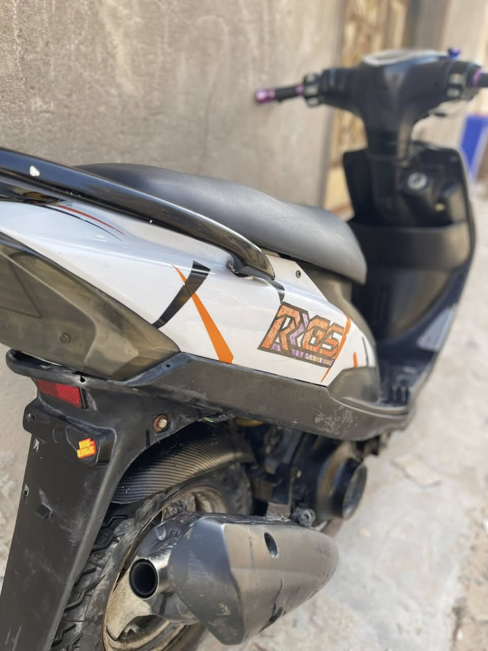 دراجة ماكس للبيع مفتوحة مجفتها ومحولها من بوشة 55الى بلاديه نضيفة وكلشي شغال بيها ماناقصها شي سعرها 700وبيها مجال قليل


**إذا كنت صاحب هذا الإعلان وتريد حذفه لأي سبب، رجاءا أرسل رسالة إلى الدعم الفني**