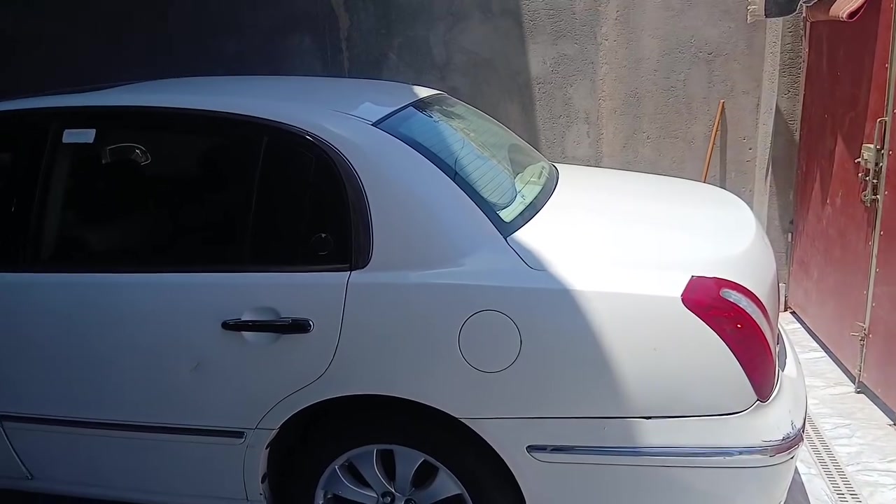 السلام عليكم كيا اوبيروس 2009 خليجي 
مكينه 3300 المرغوب لاتنقيص لا تبخير ولا صوت 
تبريد قطعتين ثلج
سياره كلشي بيه شغال حلوه وجاهزه 
اسعر خاص 
مكانه واسط كوت ناحيه واسط
***********
