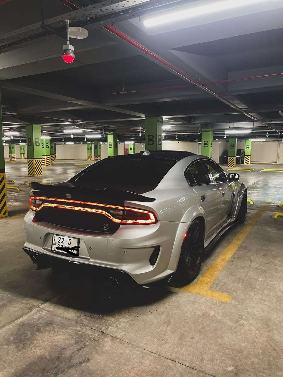 ‎اسلام عليكم اخوان النادرة للبيع 
‎دوج جارجر سكات باك وايد بودي . Scat Pack . 

‎الموديل : 2021 . (٣ قطعة ) 
‎المحرك : SRT . V8 . 6.4

‎ المواصفات : 

‎* وايد بودي. 
‎* مكابح رياضية (برمبو) . 
‎* لايت LED . 
‎* اللايت زنون . 
‎* فتحت سقف (سلايد) . 
‎* نقطة عمياء . 
‎* كاميرا خلفية . 
‎* امكانية التحكم بوضعيات المقود كهربائيا . 
‎* كزوز سستم . 
‎* حساسات خلفية . 
‎* ويل قياس 20 أنج 
‎* سستم صوت ALPINE . 
‎* تشغيل عن بعد . 
‎* مقاعد رياضية من الجلد الفاخر . 
‎* ذاكرة لحفظ وضعيات الجلوس (ميموري) . 
‎* المقاعد الأمامية تبريد وتدفئة . (سقف روز رولیس)
‎* نظام خرائط GPS . 
‎* شاشة كبيرة قياس 8.4 أنج اوپشنات SRT 
‎* تدفئة ستيرن . 
‎* كير شفتر بالستيرن . 
‎* جناح خلفي . 
‎* بلوتوث تلفون . 
(***********)
واتس فايبر
