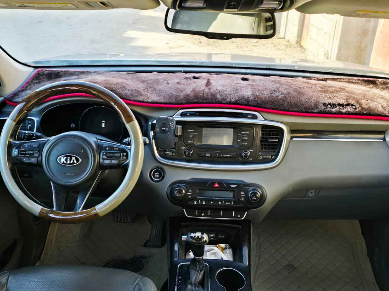 السلام عليكم
سورنتو 2016 فول مواصفات عده الفتحه بصمه كشنات جلد بردات خلفيه كشنات اماميه كهرباء جنطه كهرباء مكينه (4)سلند تيربو.5 راكب 
رقم ذي قار الجديد وهزه جديده 
السياره مكفوله من الصبغ والتبدل 
حادثه خسفات بارد
مكاني ناصريه قضاء الاصلاح.. 
السعر 145 بيه مجال.. 
***********
‏ *********** ‏
