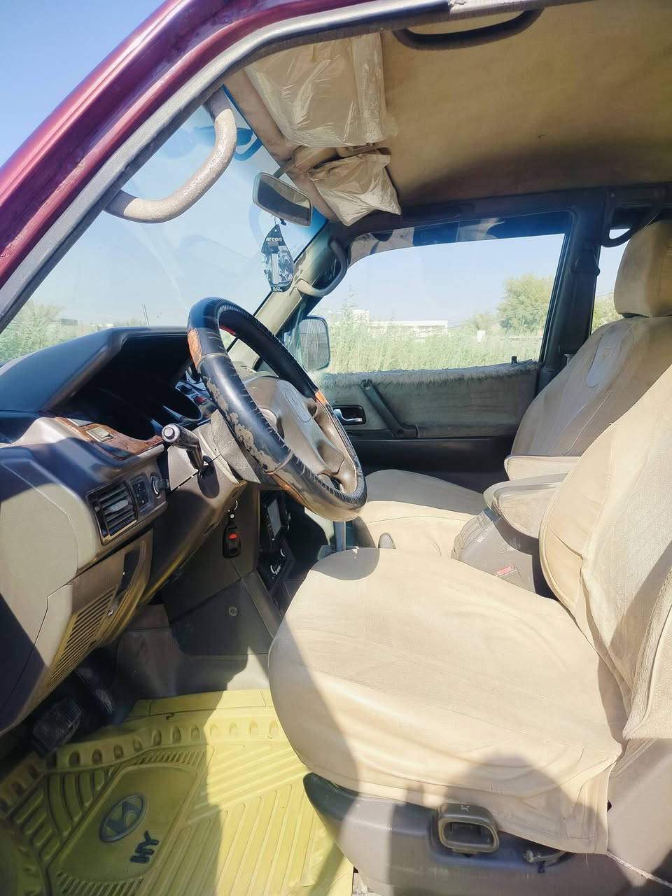 السلام عليكم من رخصه الأدمن باجيرو موديل 99 رقم قادسيه انكليزي سنويه مجدده ل 30 مكينه وكير اوتو بلادي مكفولات لاتنقيص ولا تبخير تخم تاير كهربائيات شغاله دواخل نضيفه حداديه نضيفه 
مكان السيارة بابل الحمزه الغربي 
السعر 53 وبيه مجال 
استفسار أكثر اتصل 
***********
***********

