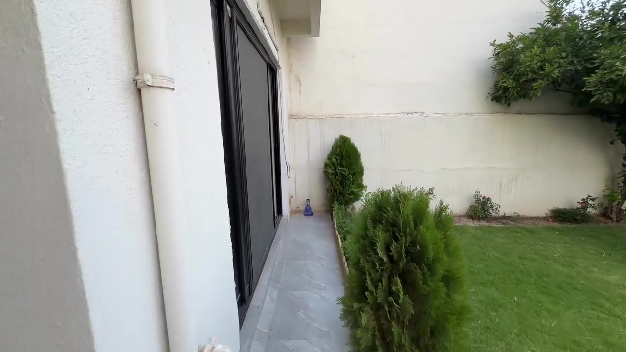 بيت للإيجار، مساحته 220 مترًا ‘  مكوّن من طابقين، وتم تجديده و عنوان ( اربیل -شورش)    رقم موبایل /***********
