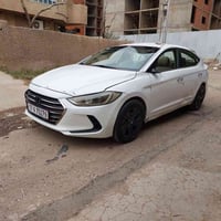 الانتره للبيع موديل 18 رقم ذي قار انكليزي سياره شغاله وتمشي ابيع ع حاد...