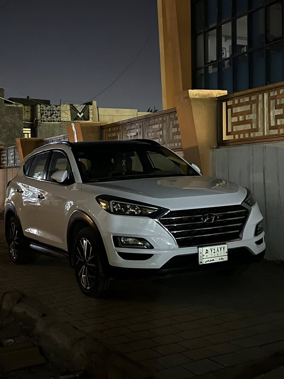 سلام عليكم توسان2019 1/1خليجي
بيها بارد بلباب الخلف السائق
بدون صبغ الباقي كفاله عامه
محرك2000دوش 
رقم بغداد مشروع وطني
بانوراما
مري شفط
تحكمات مقود جهتين
بصمه دخول
قطعتين تبريد
شحن لاسلكي
كشن كهرباء
شاشه بلادي 
داخل كاربون فايبر
3انضمه قياده eco /normal/sbort 
داخل بيجي واسود
4حساسات اماميه 
4حساسات خلفيه 
مكانها الغزاليه ***********
السعر193وبيها مجال قليل
