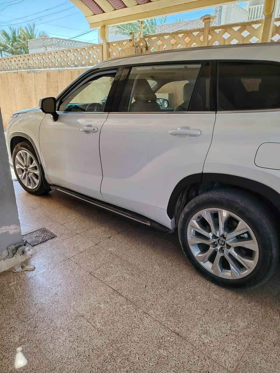 هايلاندر فوول لمتد 5 كامرات
موديل ٢٣ رقم بغداد الانكليزي حادثها جاملغ يمين الشاصي سليم الراديترات سليمه والرادارات والحساسات و التبريد والكهربائيات سليمه بدون اي تصليح الصبغ جاملغ وحافه البنيد وشوي من الباب اليمين لان كان بيه شخط الارباك مال الدركه اتبدل بواحد اصلي ورجعت تشتغل بشكل طبيعي ماشيه ٣٠ الف 
والسعر ٣٢ الف او مراوس بسعر اقل سورنتو سنتافي او راف فور
للتواصل ***********
