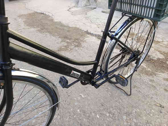 السلام عليكم اخواني الكرام دراجة للبيع فقط حجم 26 نضافة 95% تايرات جدد جاملغات جدد بريكات امامي وخلفي البايسكل نضيف ما تصرف علية اي شي السعر 65 وبي مجال قليل حك الجية للتواصل الاتصال على الرقم *********** العنوان (ديالى المقدادية الزهيرات)
