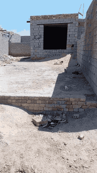 يالله اللهم صل على محمد وآل محمد بيت مساحه 250 للبيع البيت نص كامل السقف عكاده ولصطح شتايكر ولأرضيه صب بس ماملبوخ مثل ماواضح ولنص الثاني بتلو تكدر تكمله مكانه مقابل الشمري بشارع المولد السعر اتصل علا هاذ الرقم ***********
