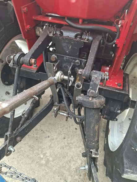 سلاو هاوڕێیان تراکتۆر مستەربۆشی بۆفرۆشتن 
تراکتۆر یابانی ناوباغ سێ پستۆن 24 ئەسپ مۆدیل 2020 مەکینە مستەربۆشی  مەکینەو کێرو دەبل ئەکسل بەشەرت سووک وقورسی هەیە چوارتایی تازەیە سێ گاسن وخەرماشی لەگەلە شوێن بەستۆرە /م  ***********
