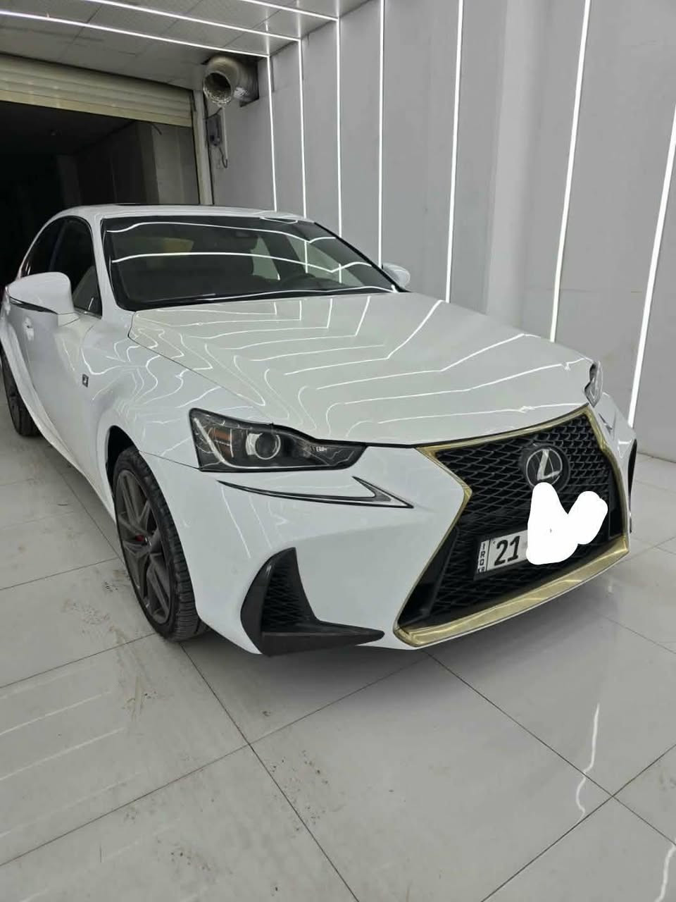 فول مواصفات 1/1
لكزس F-sport Is300 سبورت اصلي 
موديل 2020
وارد امريكي 
المسافه المقطوعه 130 كم
الضرر قطعتين فقط بونيد وجاملغ مع العلم جاملغ امبدل بلاد
السعر175 قفل 
متواجد فيس واتساب 
***********
