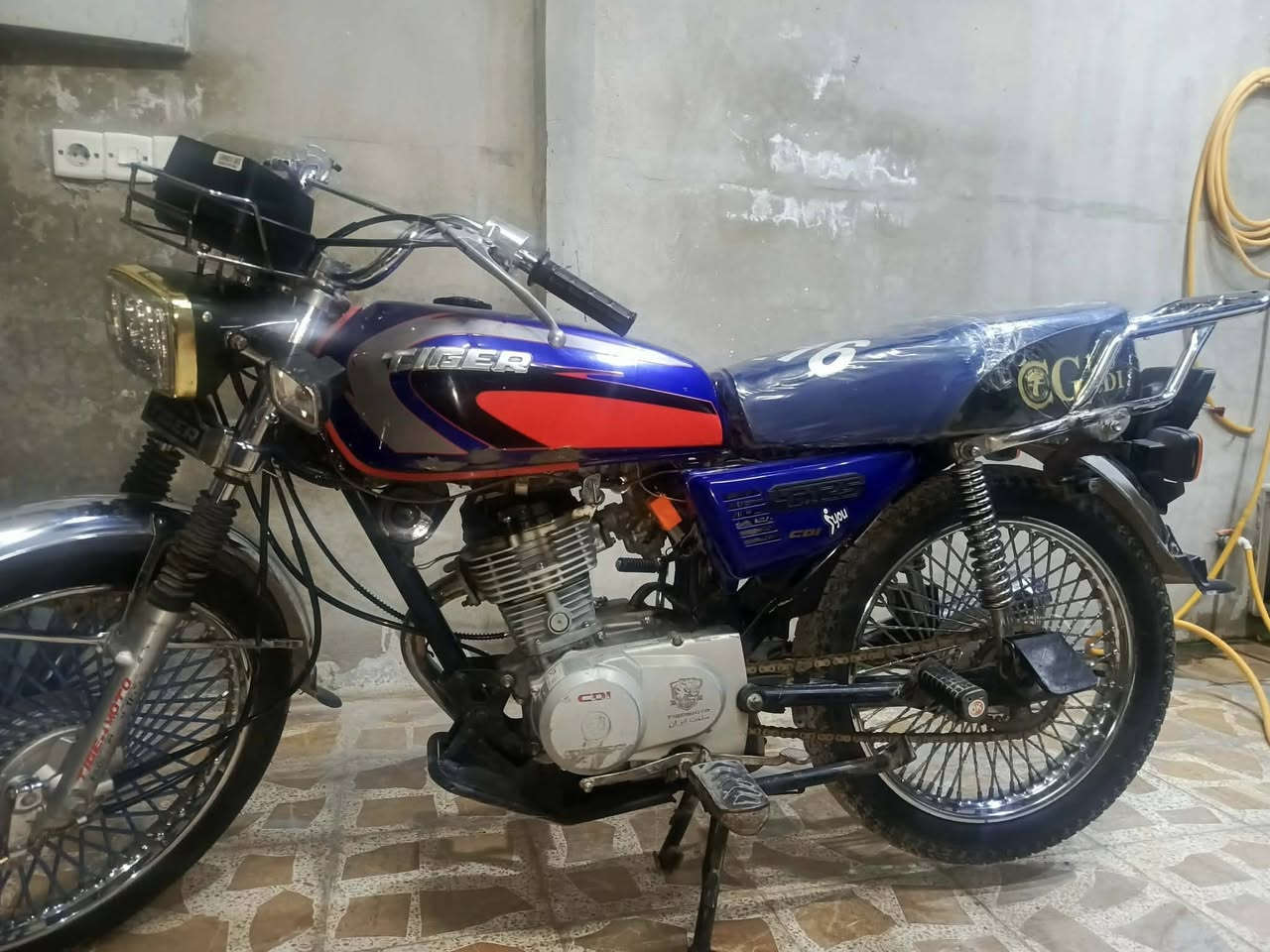 ماطور تايكر للبيع موديل2020
مبدل بستن اشاير شغاله ولايت شغال بس ينرادله ضفيره وربط
السعر300قفل
***********
***********
