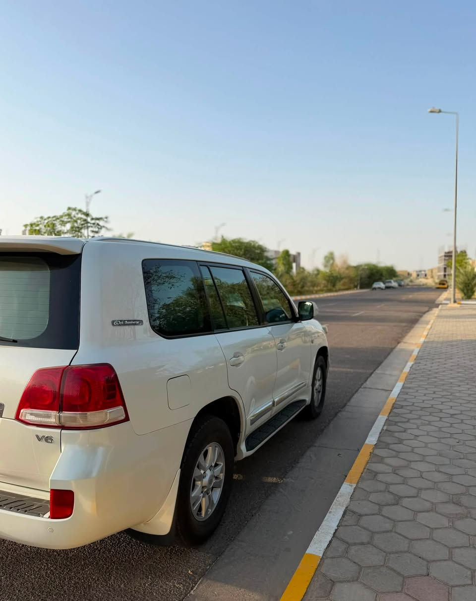 السلام عليكم
لاندكروز للبيع ستينية اصل
فول مواصفات حساسات، كامرة خلفية، فتحة سقف، شاشة، نظام تشغيل عن بعد وغيرها  
ماشية 131 الف حقيقي
سنوية و هزة جديدات رقم اربيل 

باقي التفاصيل واتساب :- 
***********
