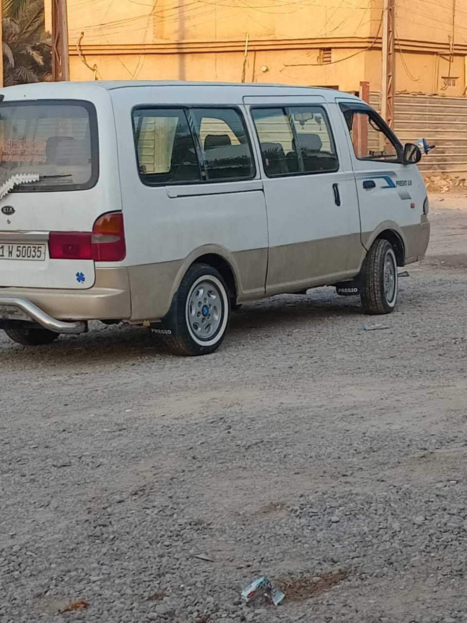 سلام عليكم 
🚐 للبيع كيا بريجيو 1997 🚐

للبيع كيا بريجيو موديل 1997، محرك 3000 سي سي، سنوية 2030.

✅ شواصي خير من الله
✅ تخم تايرات جيد
✅ جميع الكهرائيات شغالة
✅ سيارة جاهزة للعمل والاستخدام اليومي
✅ محرك بحالة جيدة
📍 الموقع: بغداد 📞 للاستفسار: (***********)
***********
