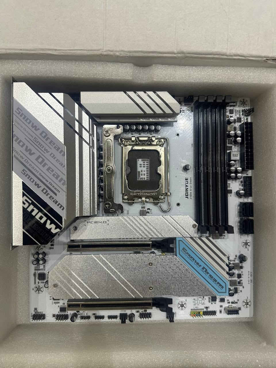 بورد /ddr4  z790 snow dream ب 180
rx6750 10GB x3fan Radeon /كرت
ب450 
كرت / 4060 asus ب 440
تخزين / m.2 512 ssd و hhd 1tp ب 90
بور سبلاي / xigmatek 650 bronze ب 50
تبريد / مبرد هوائي mass ب 20
كيس /  من شركة Herogear ويا اربع فانات ب 55
مبرد مائي Aorus 360 جديد ب 140
تخزين sata 1tp ب 75
رامات/ xpg 2*8 16GB rgb  ب 115
رامات تي فورس 3600 8*2 /16 ب 125
تخزين / m.2 samsung 256 gb ب 35
وموجود قطع غير هذني الي يحب يتفضل خاص
توصيل موجود لكل العراق


**إذا كنت صاحب هذا الإعلان وتريد حذفه لأي سبب، رجاءا أرسل رسالة إلى الدعم الفني**