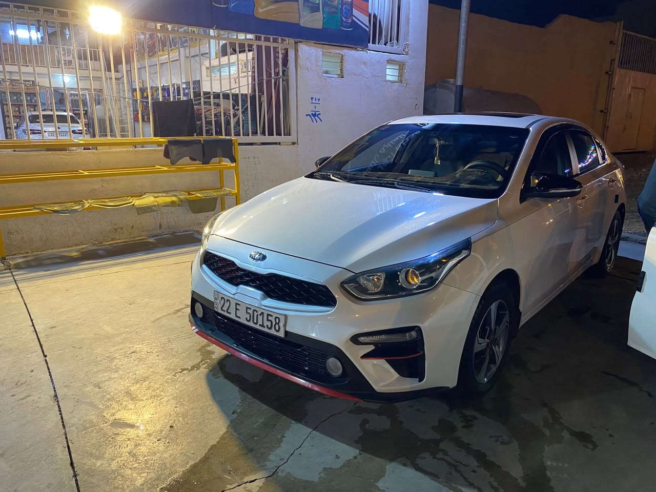 Kia cerato
وارد خليجي كلين
مواصفات 
فتحه سقف تبريد قطعتين تحديد مسار مري شفط شاشة كاربلي حجم كبير كير محرك شرط كير at مرغوب سبورت ونورمال  بيها بعد مواصفات 
سنوية جديدة ماشية ١٢٠كيلومتر سيارة ع وضع شركة حلوة  شرط التحويل
***********
***********
