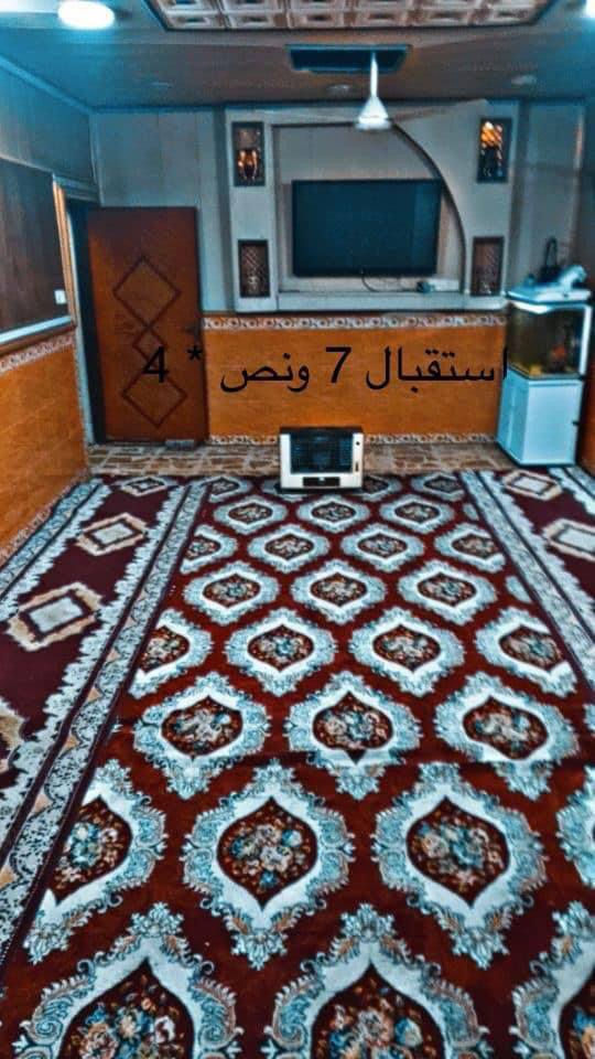 للبيع على مبادره كامل او نص شرط معامله كامله او مراوس قطعه او بيت تفليش حسب القناعه 200 متر طابو ملك صرف باسمي يحتوي على 4  نوم واستقبال ومطبخ وملحقات داخل وخارج وايضآ طالع من بيت محل موقع الدار على ساحه عنوان بغداد الشعب الجمعية خلف عمار ابو الدهن السعر 270 مليون للاستفسار ***********
