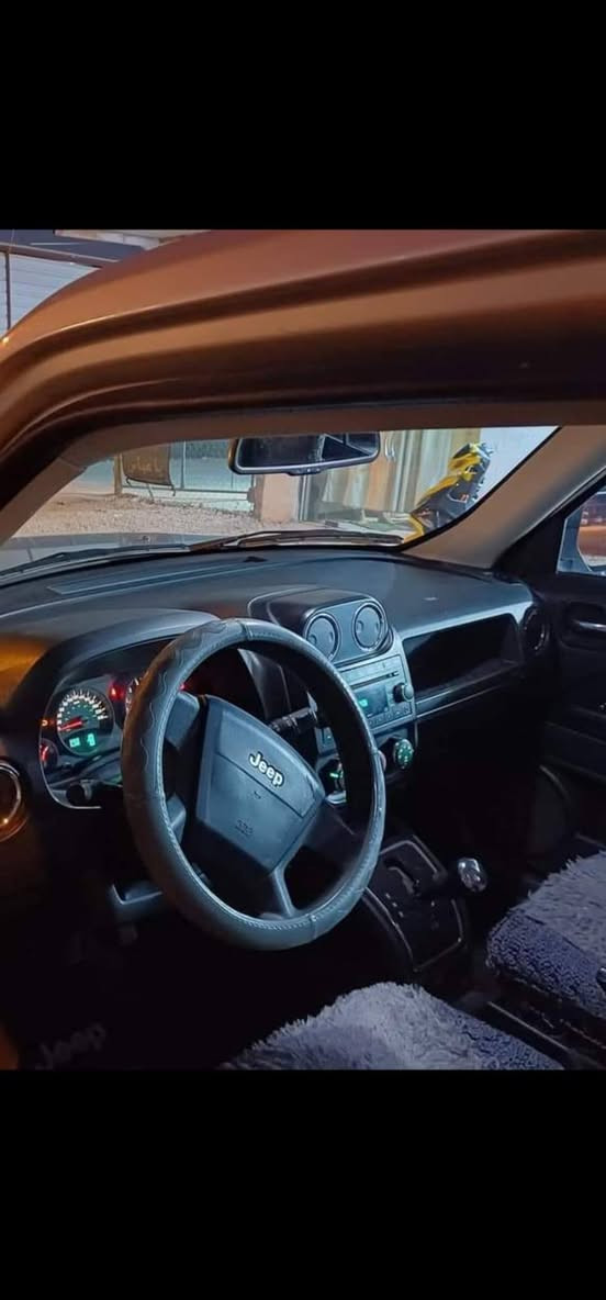 باتريوت ٢٠١٠ رقم بغداد رسمي مكفولة ما عده بارد قليل قبل صندوق سعر ٩٠ السياره موجوده في نيسان اتصل ***********
