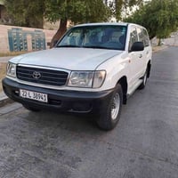 لاندكروز مونيكا موديل 2000 سياره جديده لك صبغ عام بدون أي ضرر السعر 11...