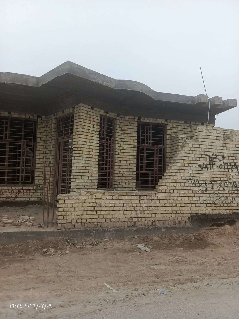 اللهم صلي على محمد وآل محمد 

هيكل البيع 
مساحه 200 متر ركن 
موقع في مجمع حجي حسين  الشارع الرئيسي مقابيل المستشفى 
يتكون من غرفتين 
صحيات داخليه وخارجيه 
مطبغ استقبال 
تواصل 
***********

*********** واتساب
